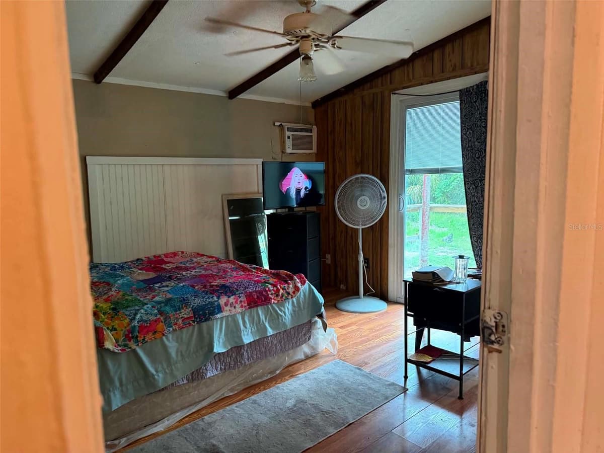 186 GLADYS AVENUE — photo 15 of 25