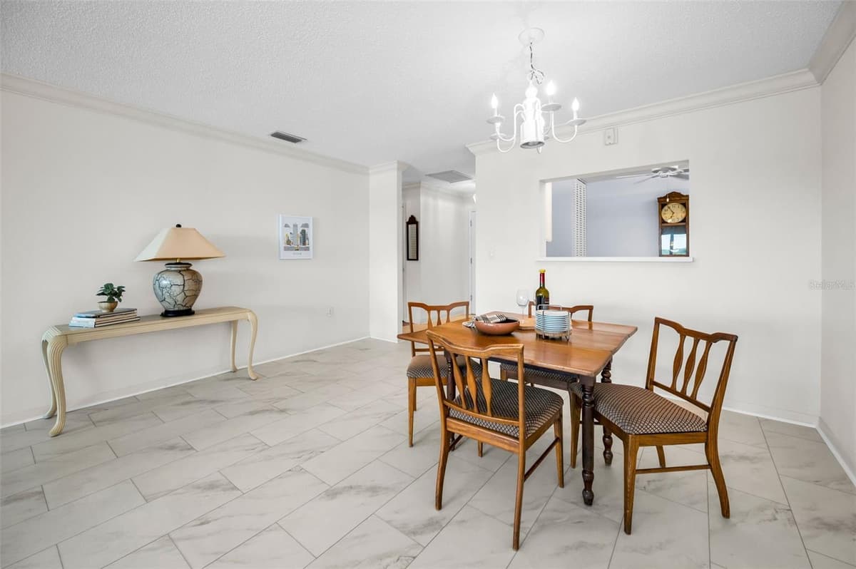 100 BLUFF VIEW DRIVE — photo 13 of 47
