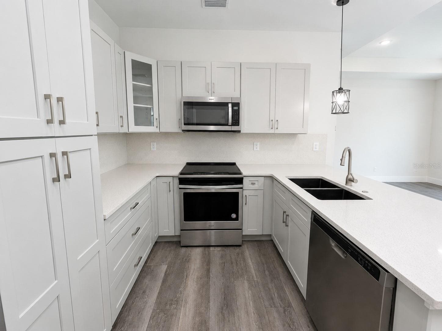 157 KARLOW AVENUE — photo 8 of 45