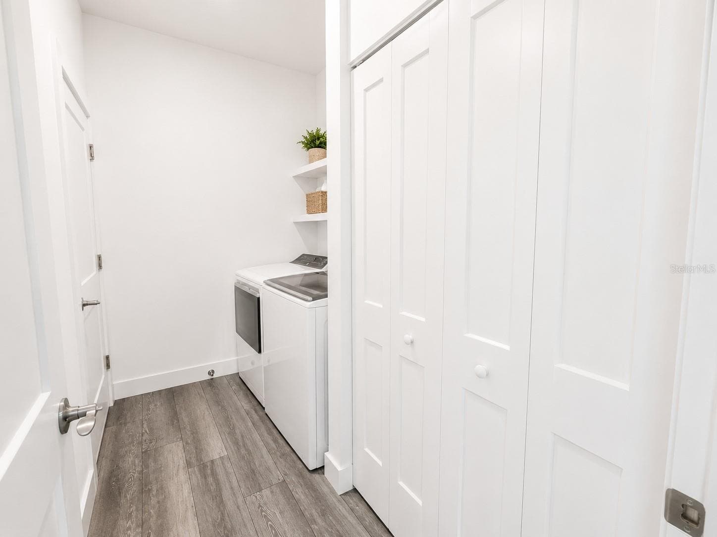 157 KARLOW AVENUE — photo 10 of 45