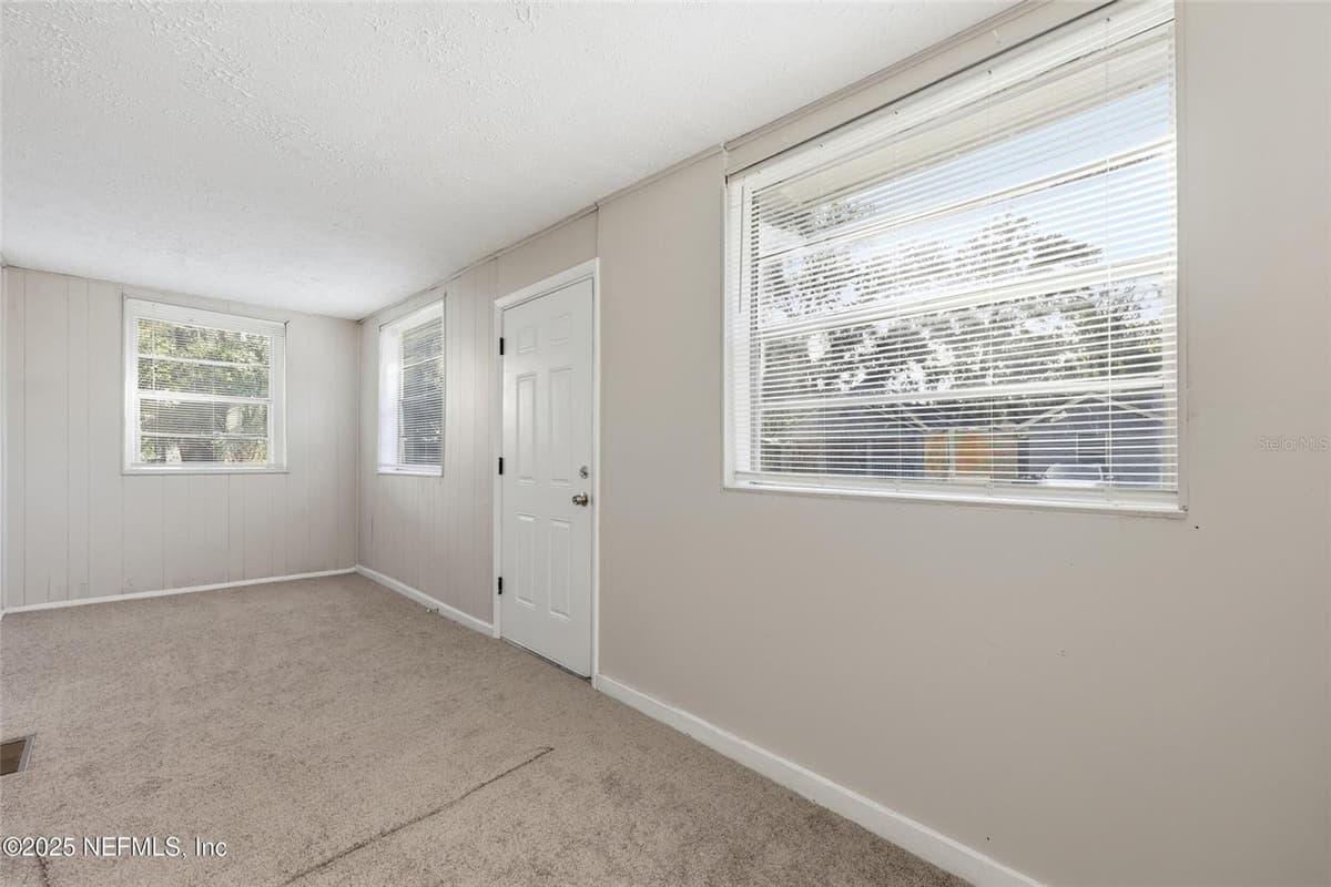 1217 29TH STREET — photo 3 of 31