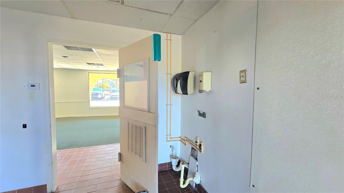 530 US-41-BYP — photo 20 of 32