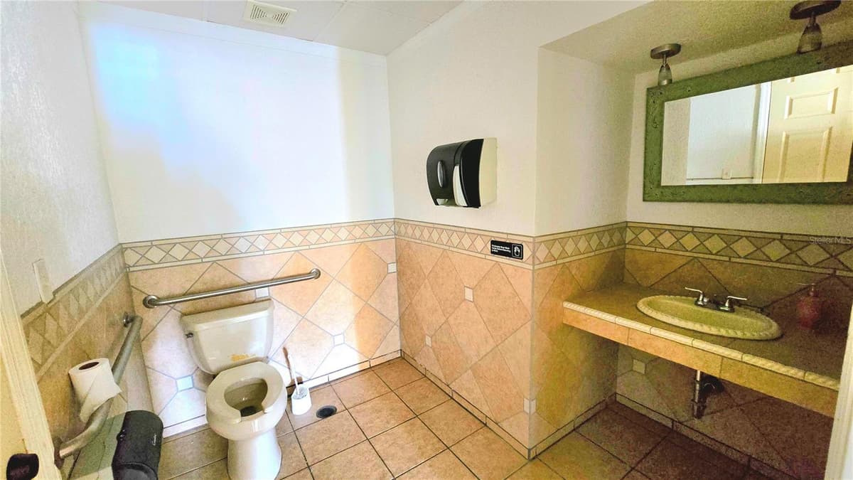 530 US-41-BYP — photo 27 of 32