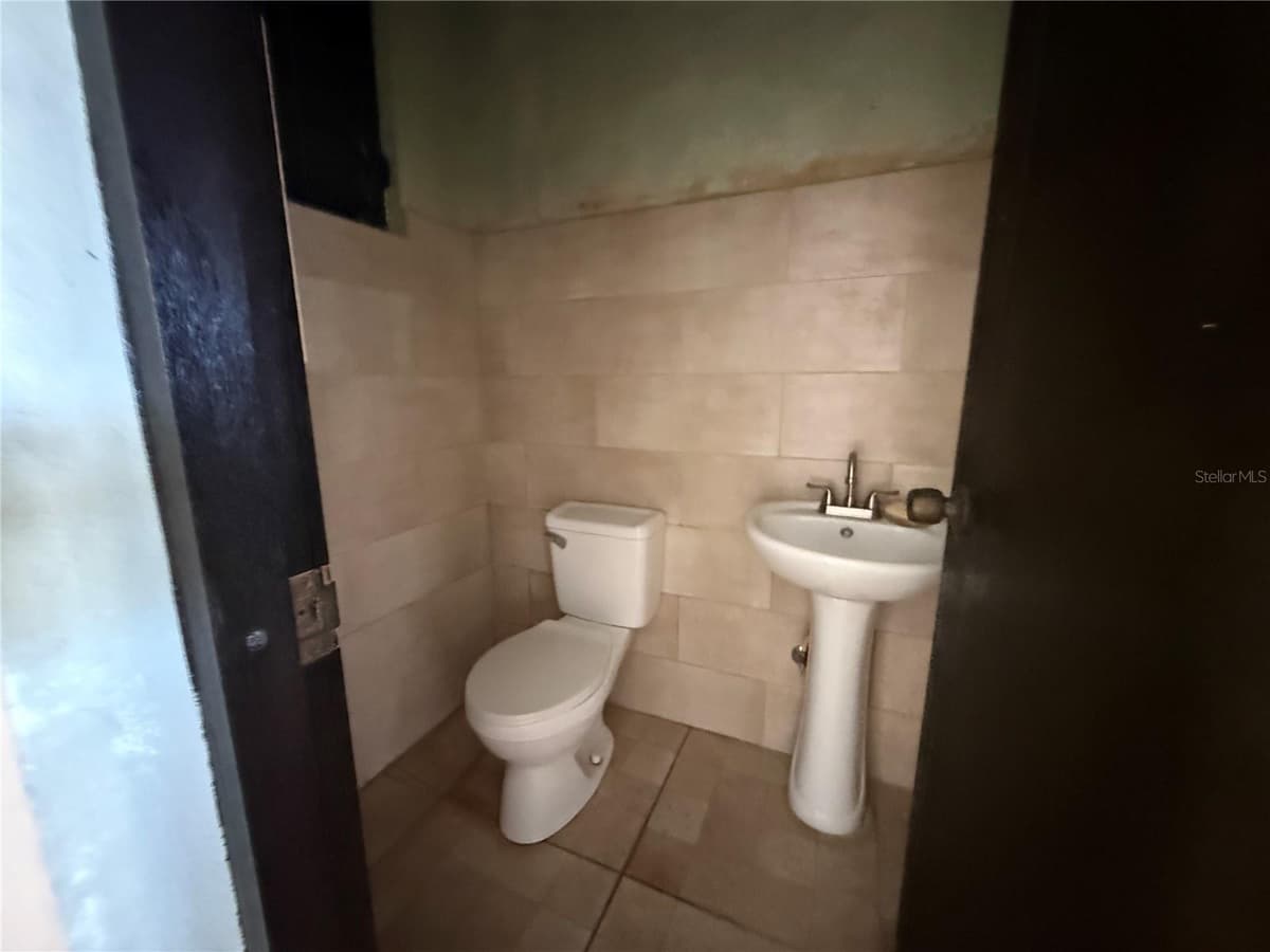 SR 659 Villas del Capitan SOLANDRA ST — photo 18 of 27