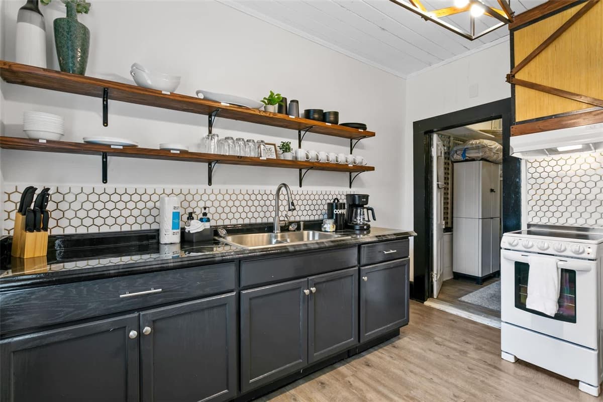10 PACIFIC STREET — photo 11 of 57
