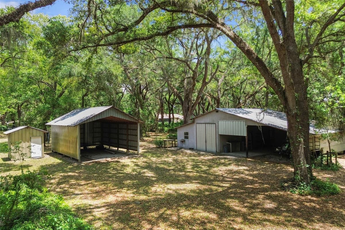 1153 CR 722 — photo 4 of 78