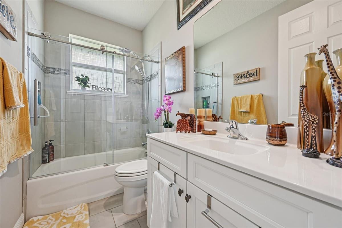 3955 OAK HOLLOW AVENUE — photo 17 of 34