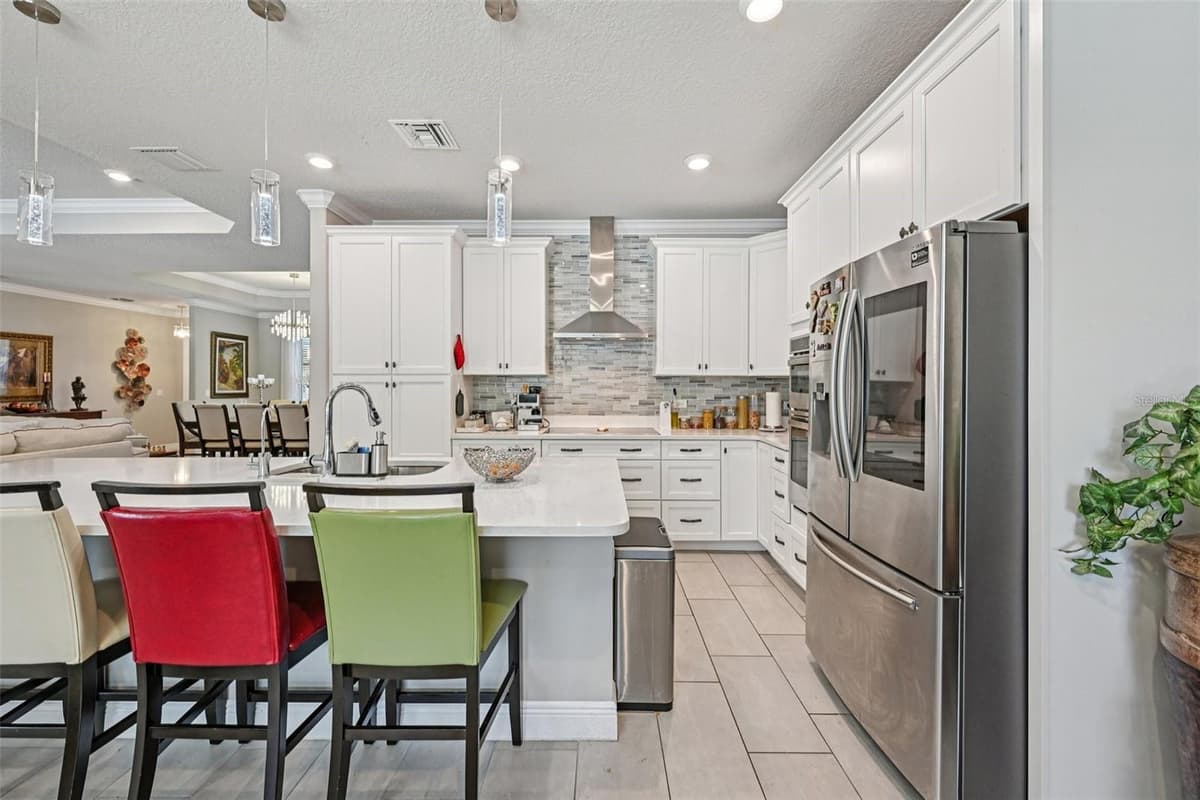 3955 OAK HOLLOW AVENUE — photo 12 of 34