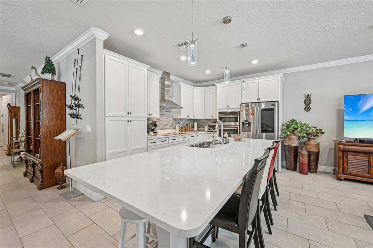 3955 OAK HOLLOW AVENUE — photo 13 of 34