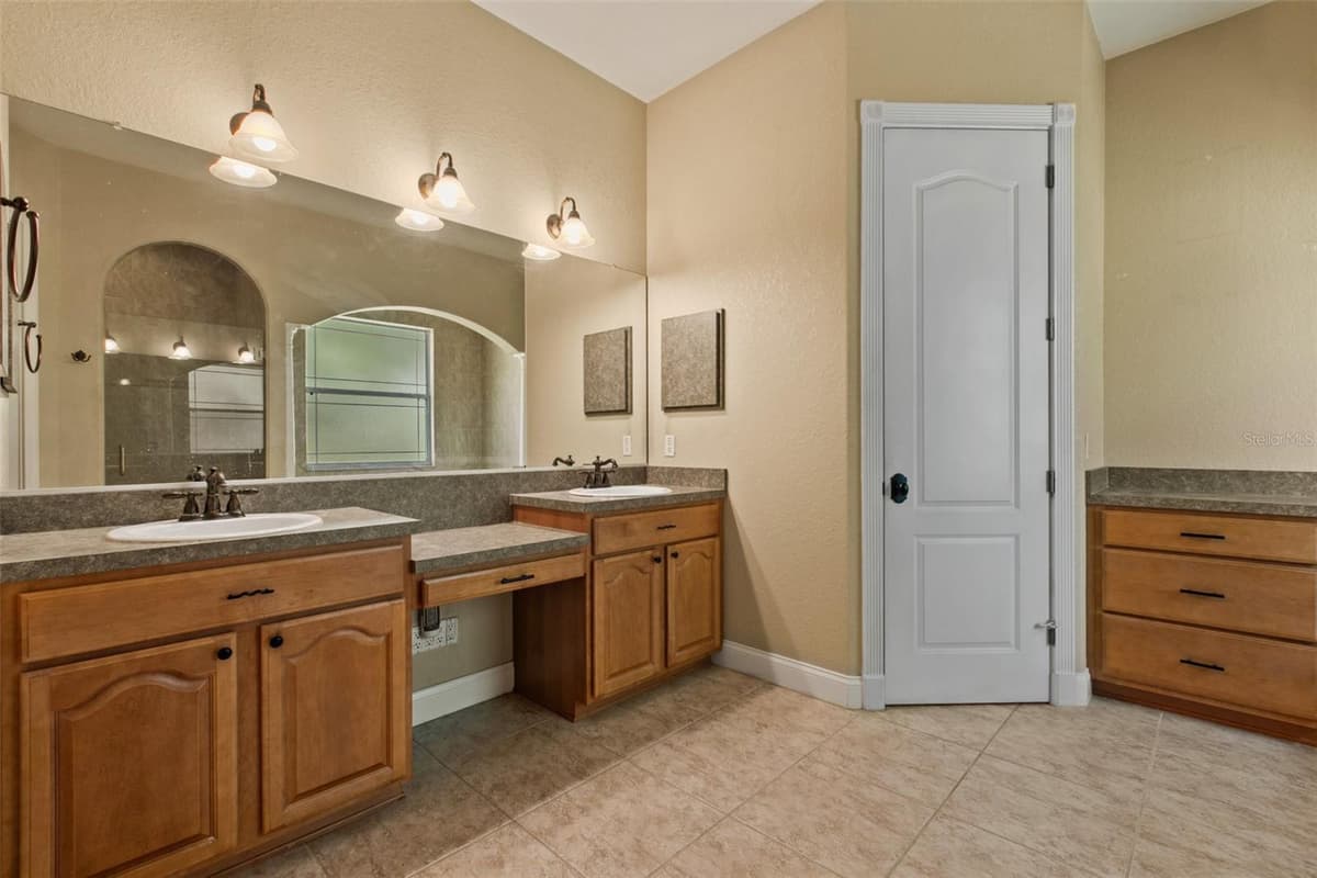 3049 LAUREL STREET — photo 42 of 65