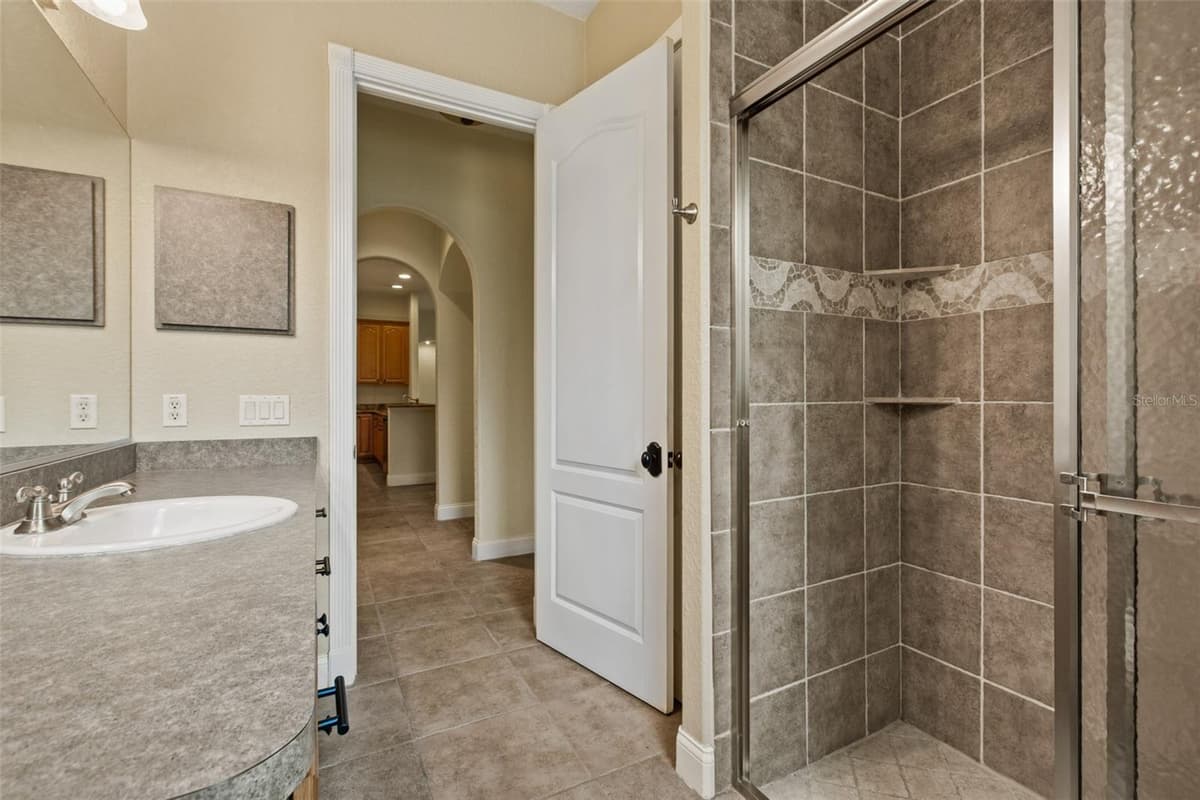 3049 LAUREL STREET — photo 25 of 65
