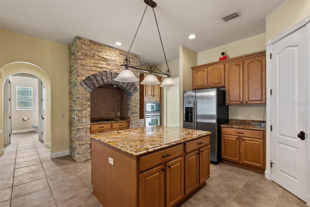 3049 LAUREL STREET — photo 11 of 65
