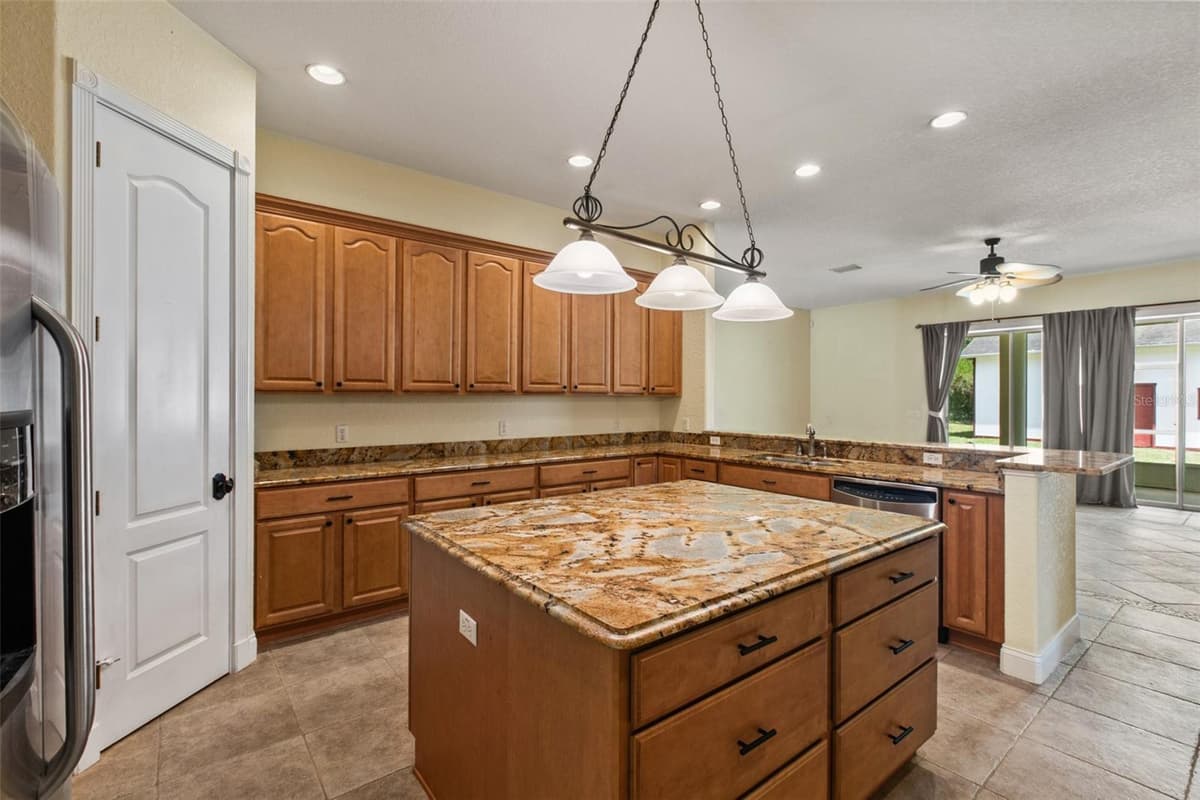 3049 LAUREL STREET — photo 8 of 65