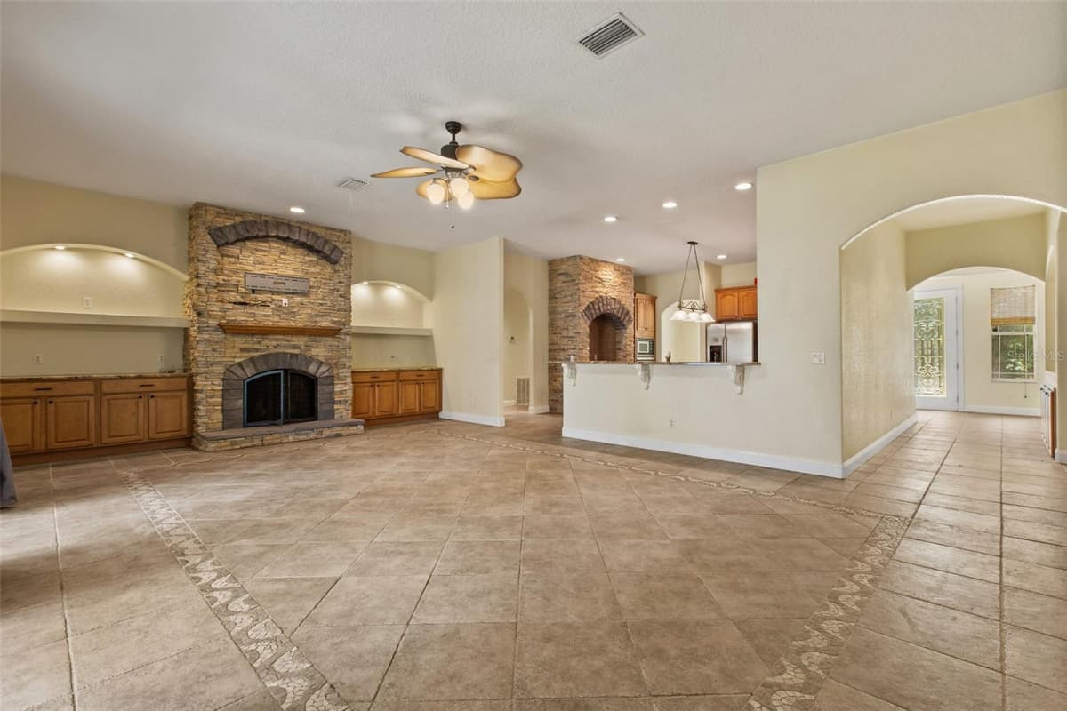 3049 LAUREL STREET — photo 32 of 65