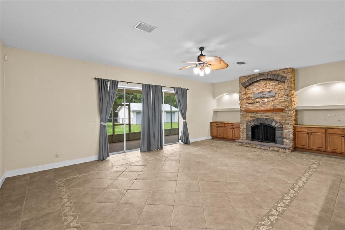 3049 LAUREL STREET — photo 34 of 65
