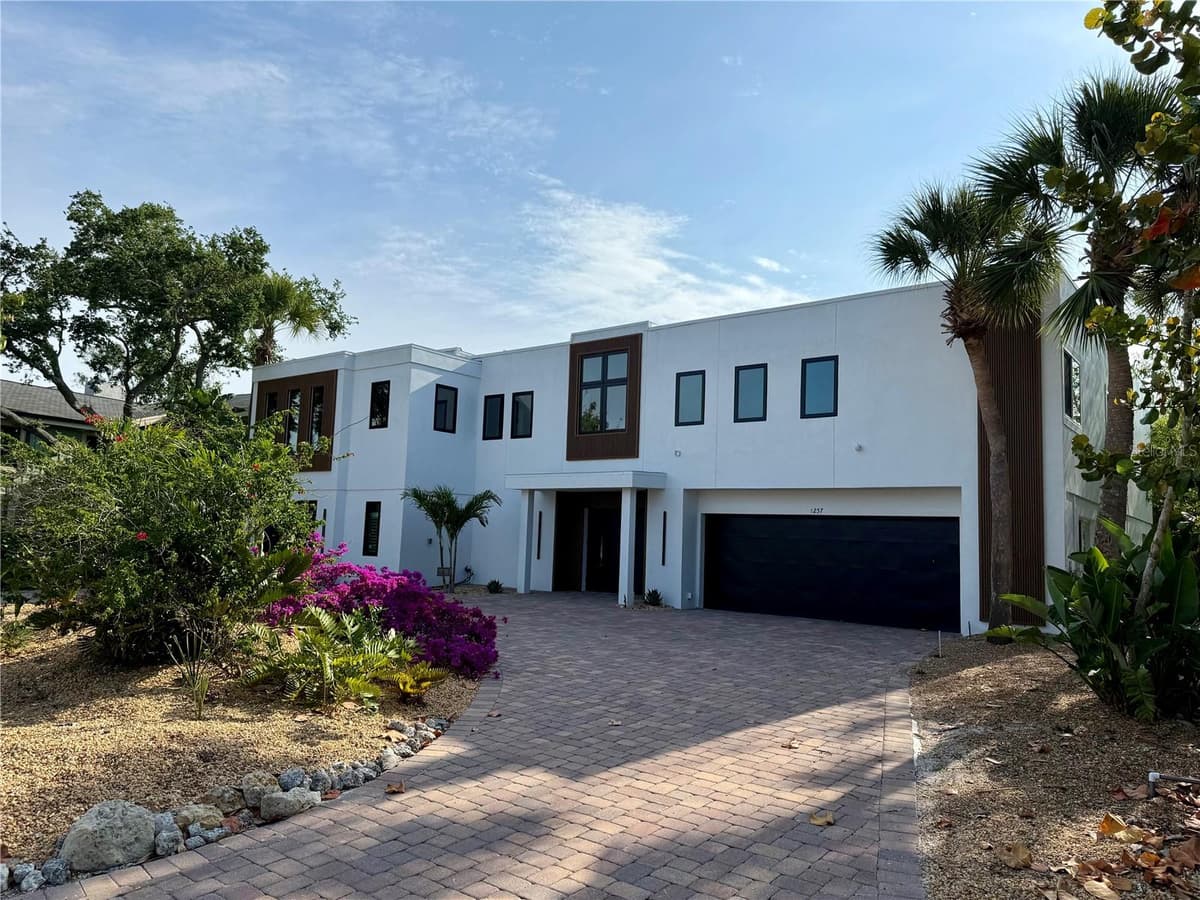 1257 TREE BAY LANE — photo 3 of 50