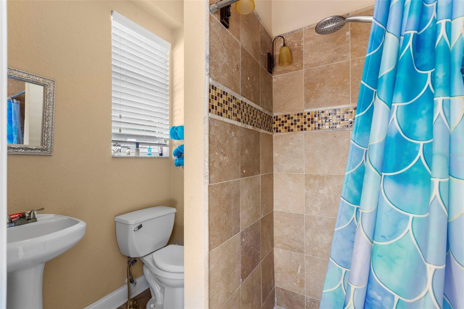 1502 RIVER COURT — photo 24 of 47