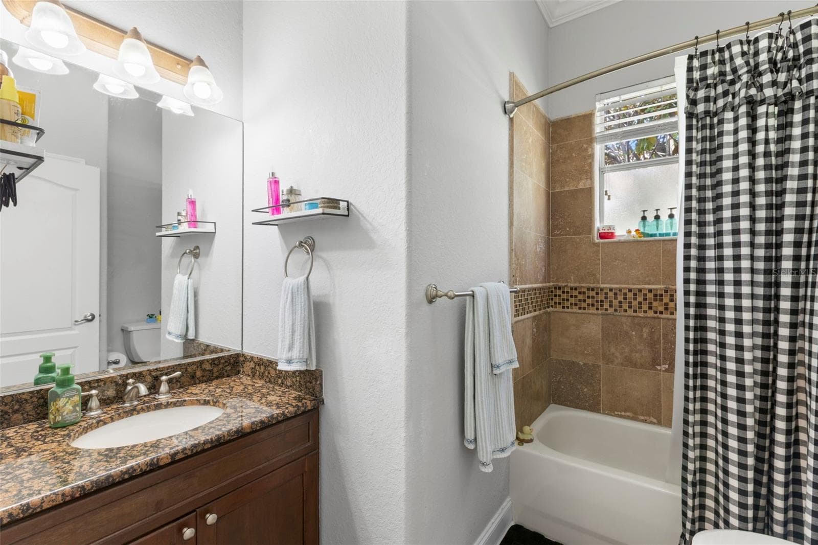 1502 RIVER COURT — photo 36 of 47