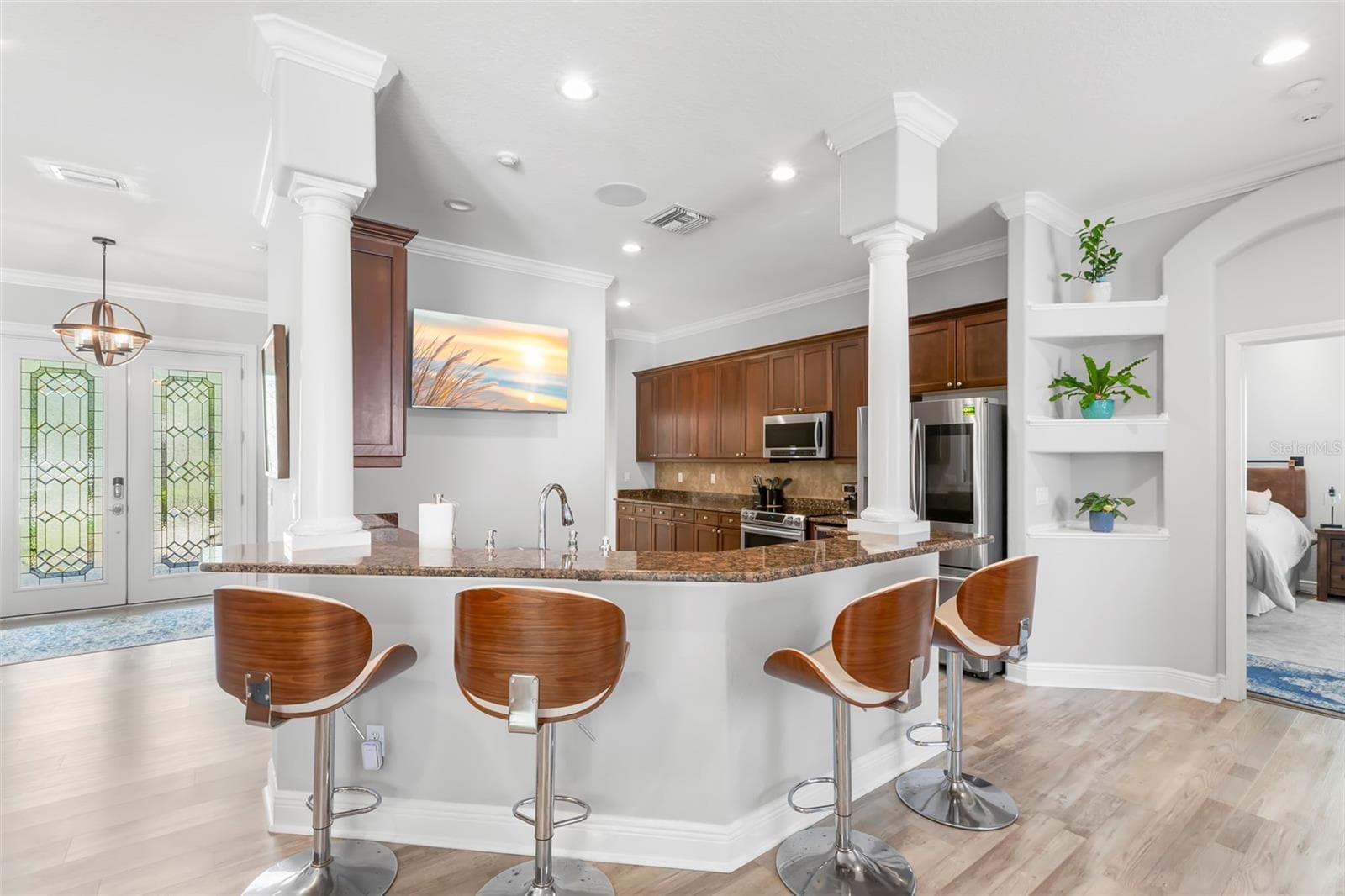 1502 RIVER COURT — photo 11 of 47