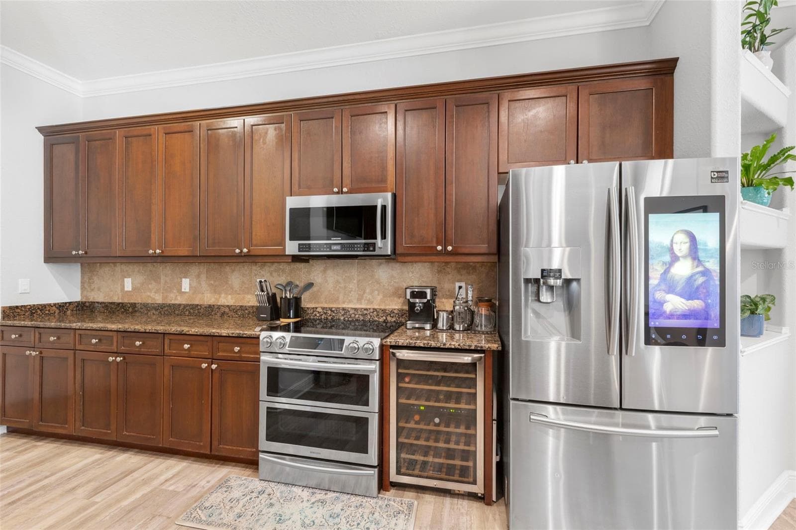 1502 RIVER COURT — photo 15 of 47