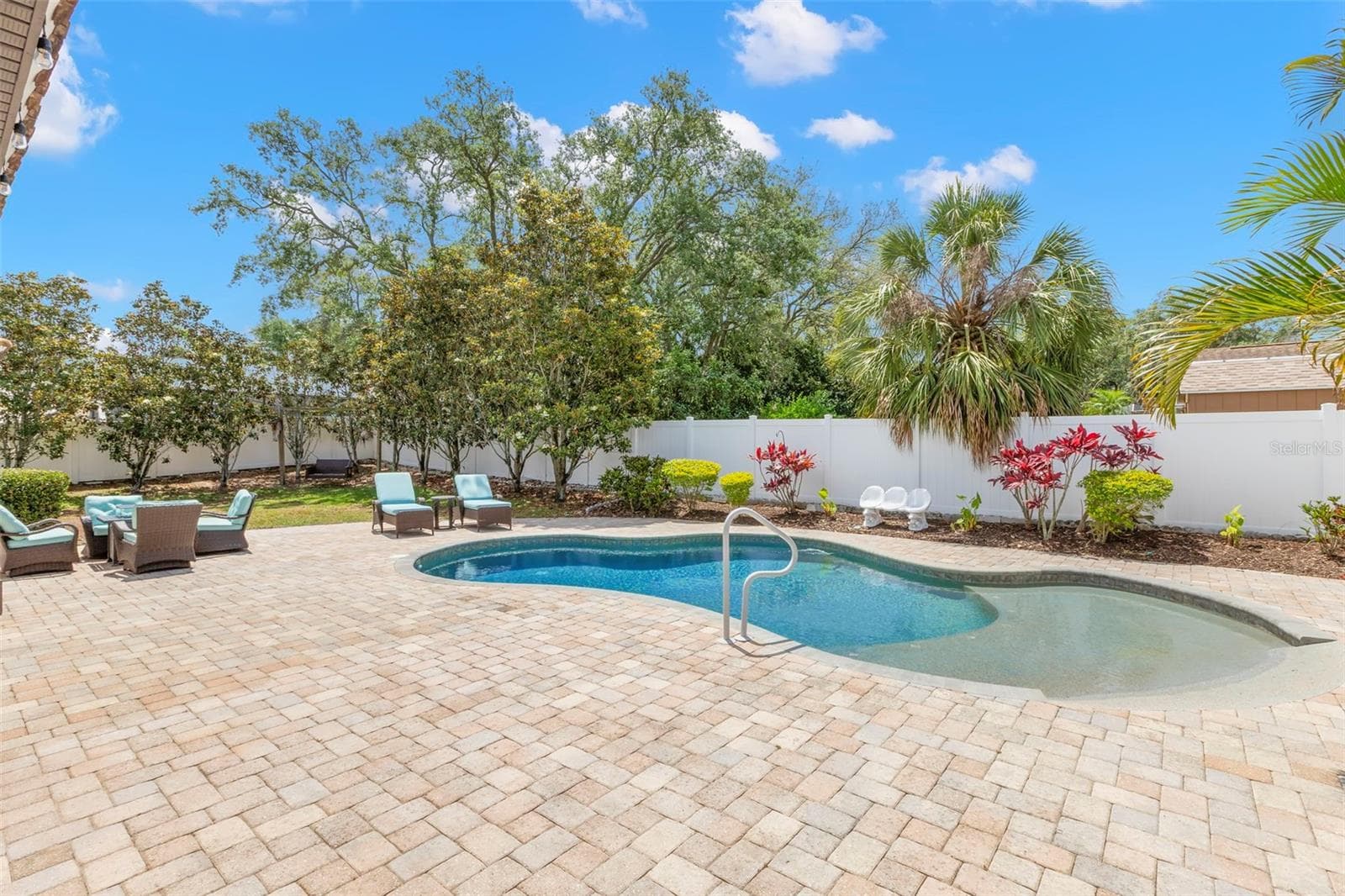 1502 RIVER COURT — photo 21 of 47