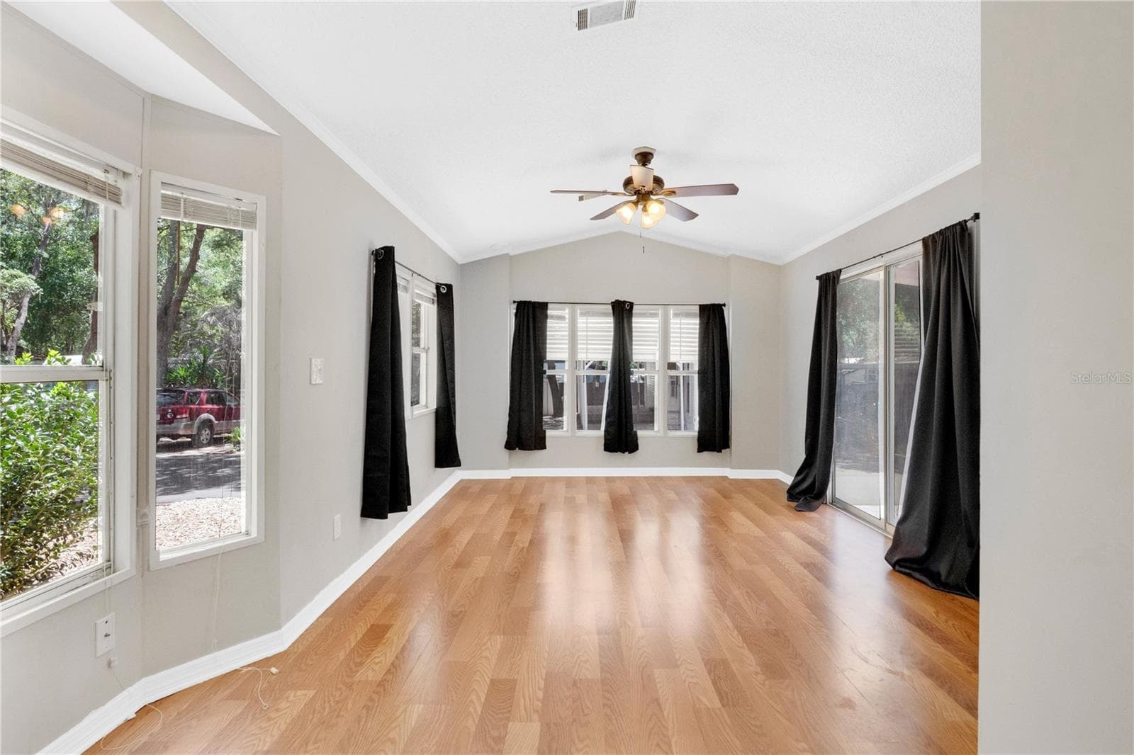 3000 CLARCONA ROAD — photo 4 of 32