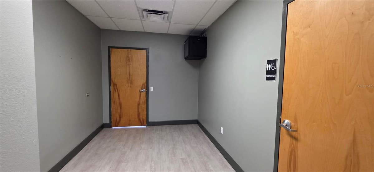 402 CHAIRMAN COURT — photo 40 of 61