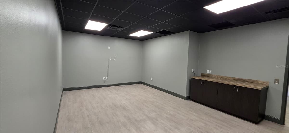 402 CHAIRMAN COURT — photo 42 of 61