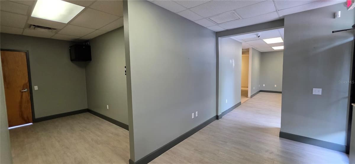 402 CHAIRMAN COURT — photo 43 of 61