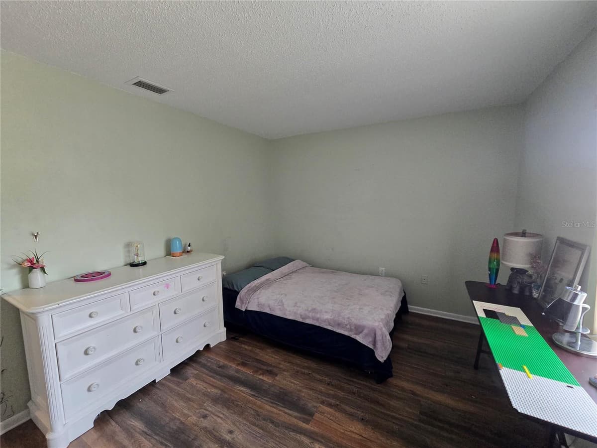 2154 DEVON DRIVE — photo 15 of 31