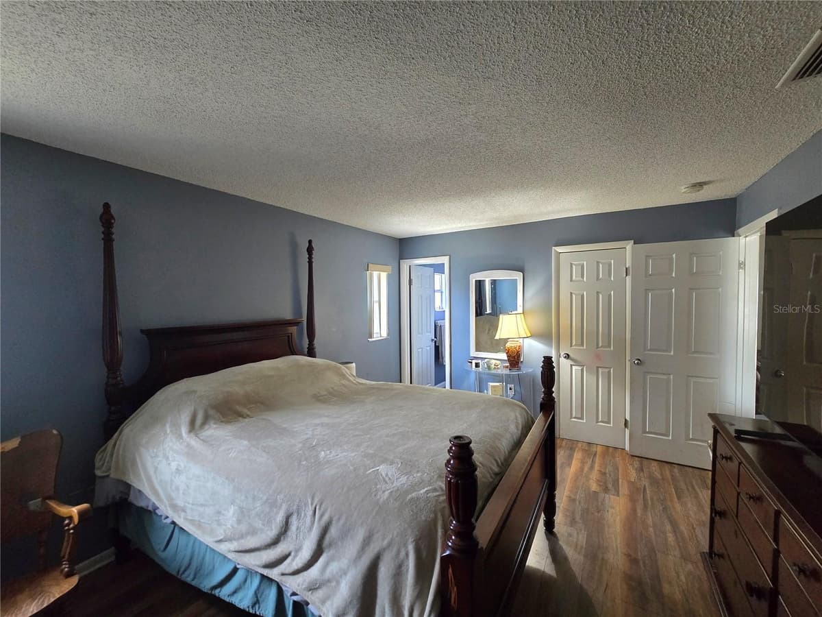 2154 DEVON DRIVE — photo 20 of 31