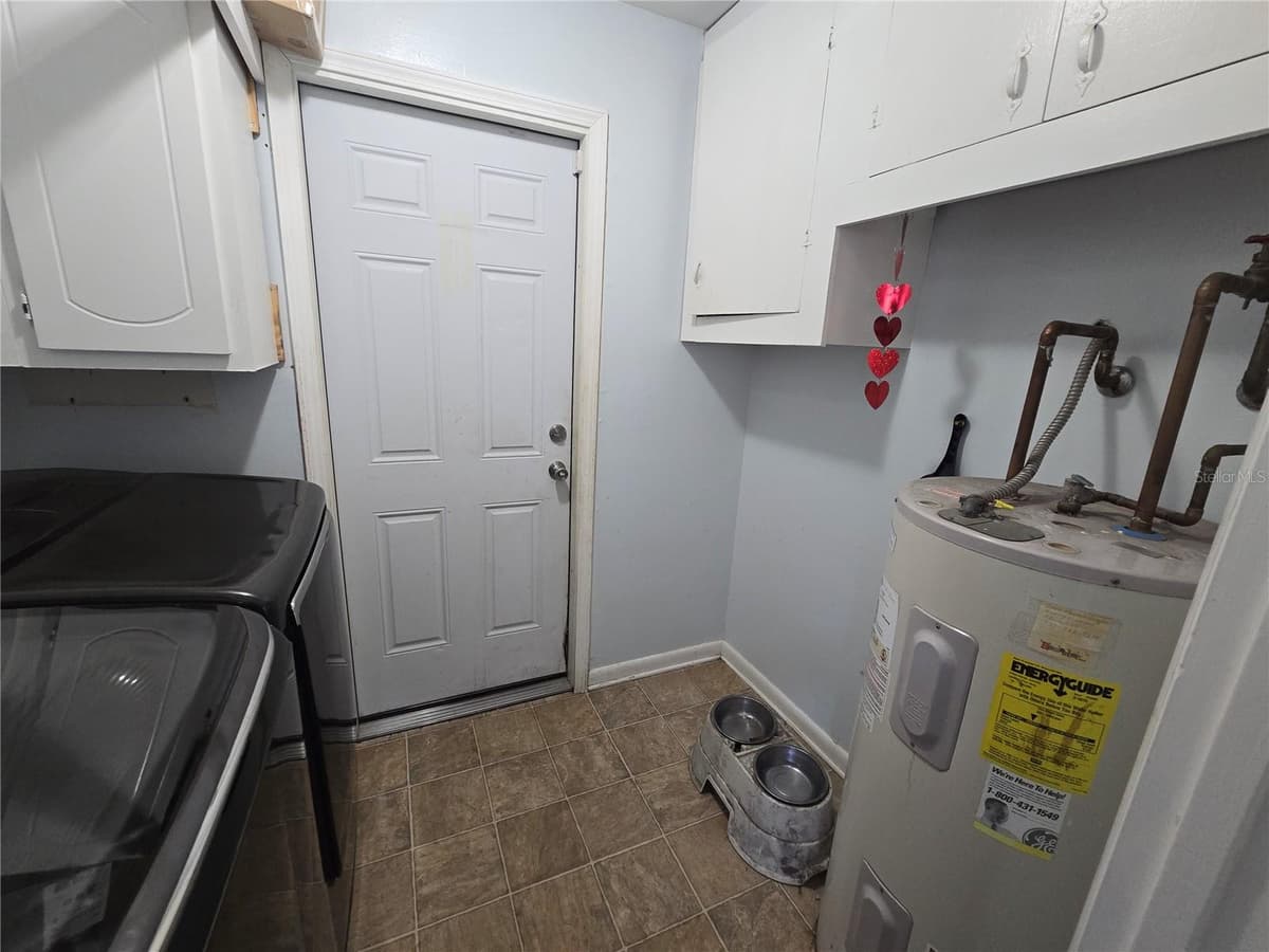 2154 DEVON DRIVE — photo 24 of 31