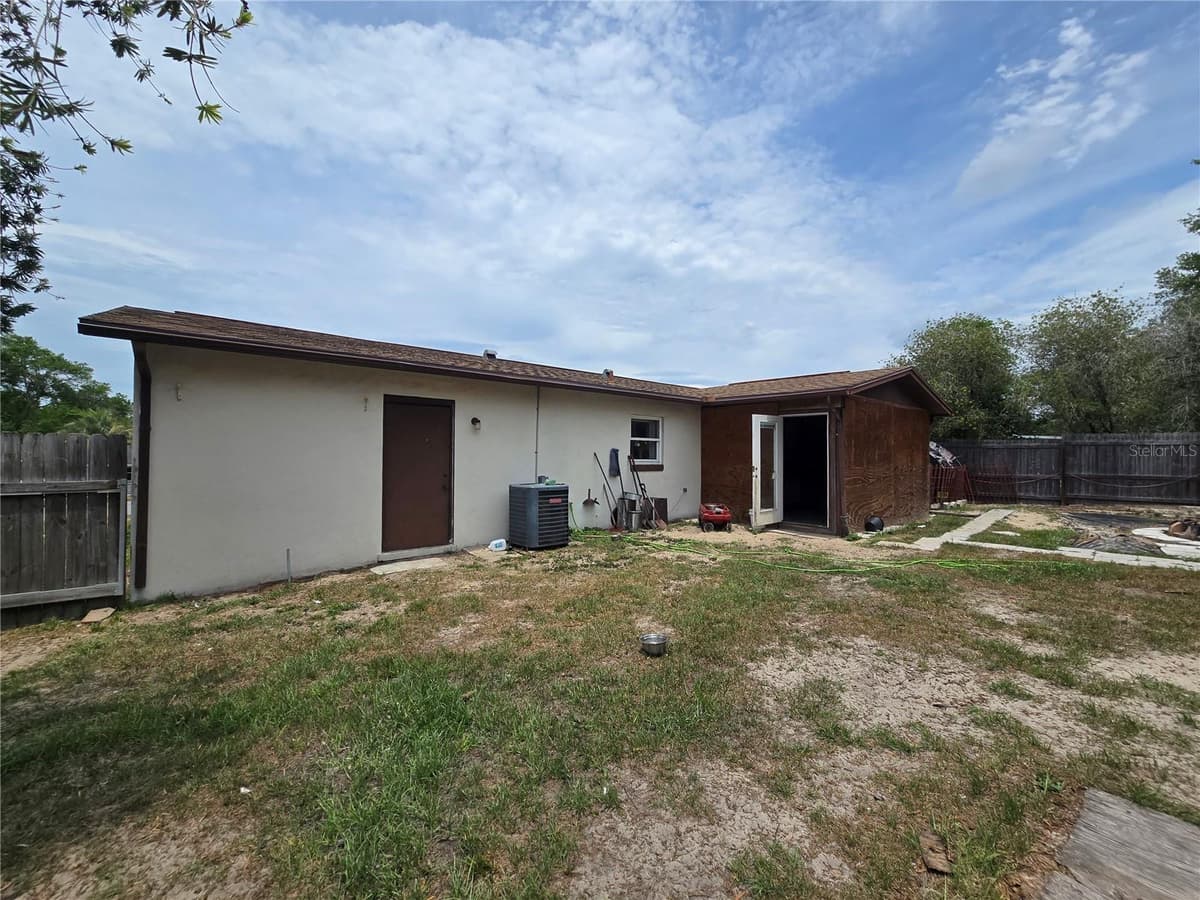 2154 DEVON DRIVE — photo 5 of 31