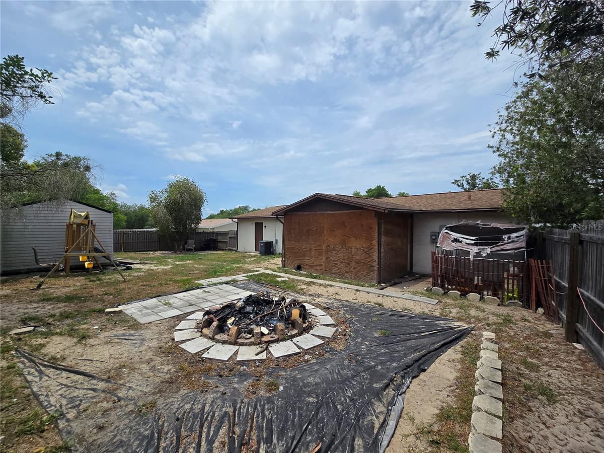2154 DEVON DRIVE — photo 4 of 31
