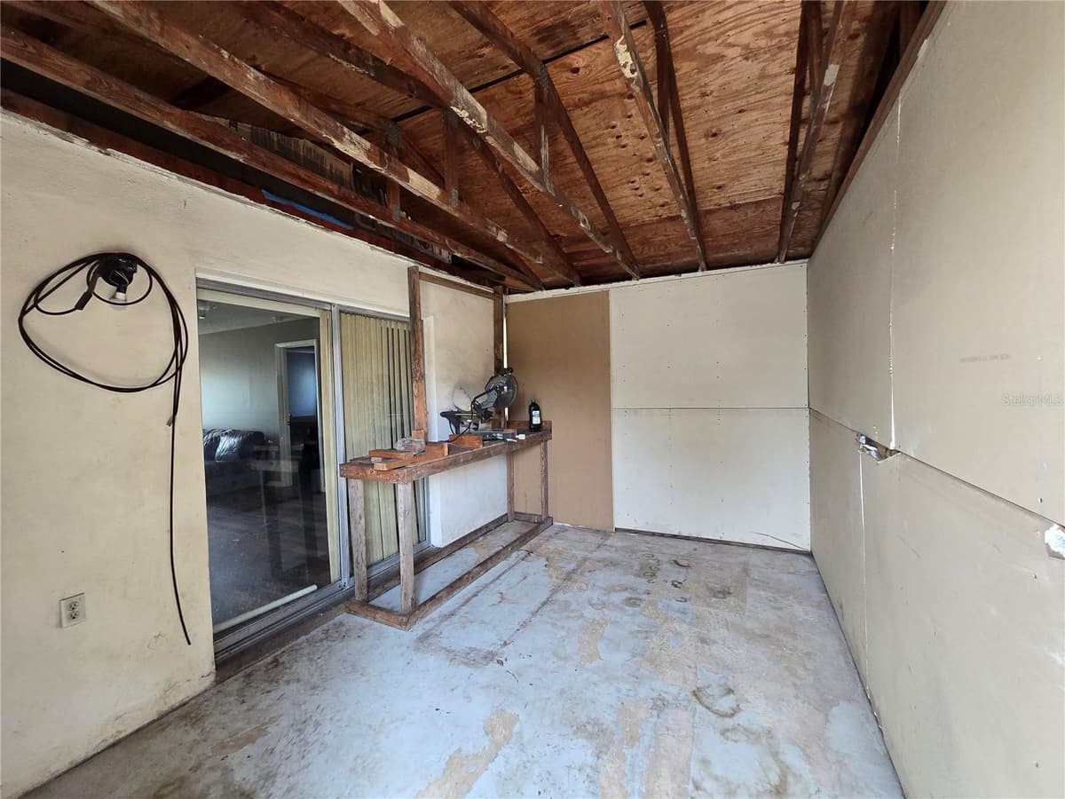 2154 DEVON DRIVE — photo 29 of 31
