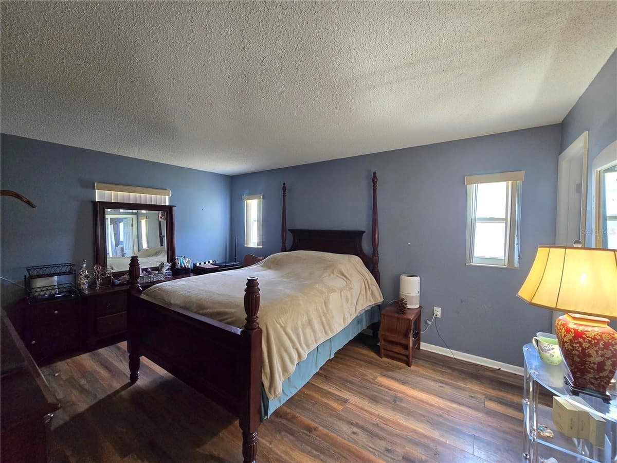 2154 DEVON DRIVE — photo 21 of 31
