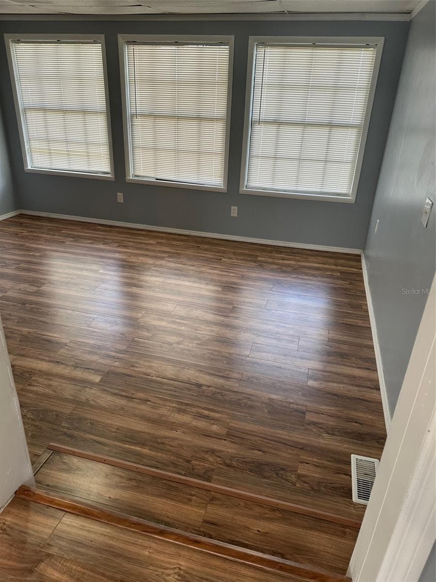 17110 LIVE OAK LANE — photo 5 of 12