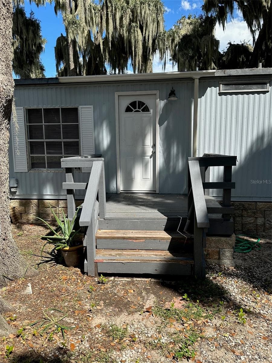 17110 LIVE OAK LANE — photo 2 of 12