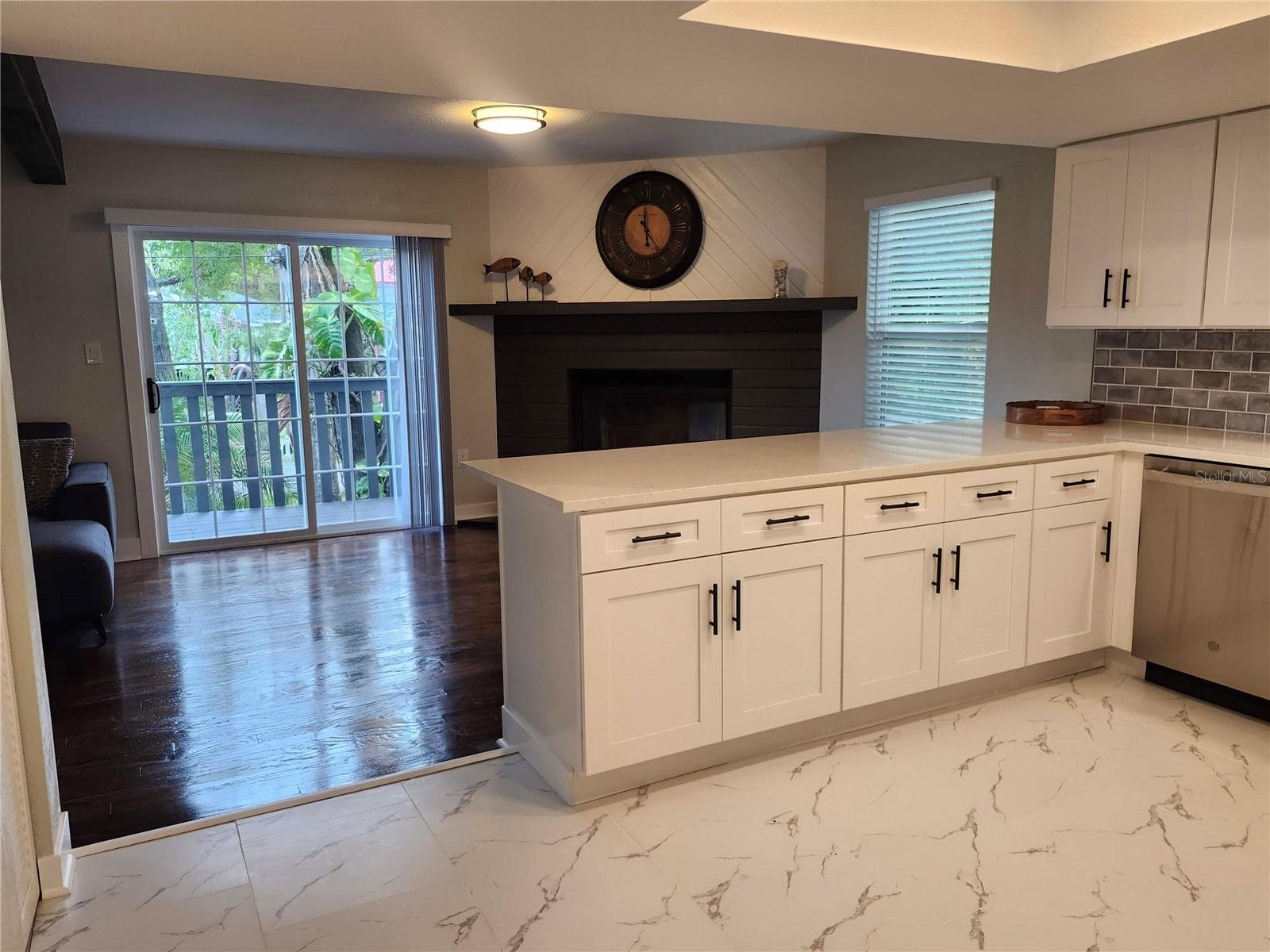 3071 HURON AVENUE — photo 8 of 55