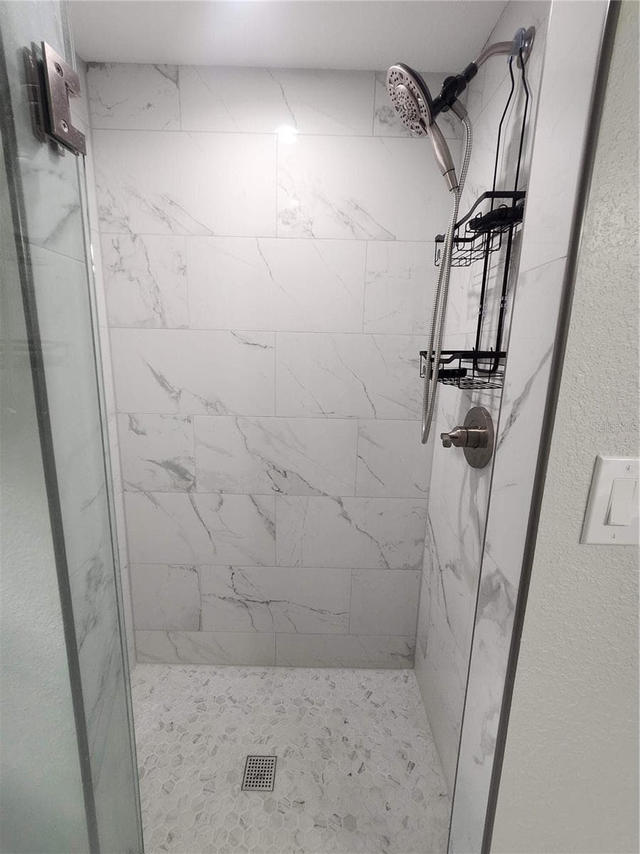 3071 HURON AVENUE — photo 34 of 55