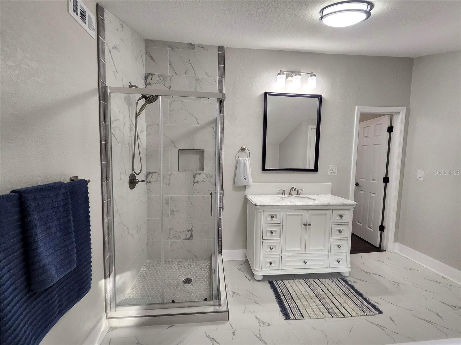 3071 HURON AVENUE — photo 14 of 55