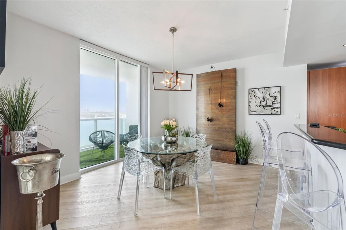 231 RIVERSIDE DRIVE — photo 19 of 46
