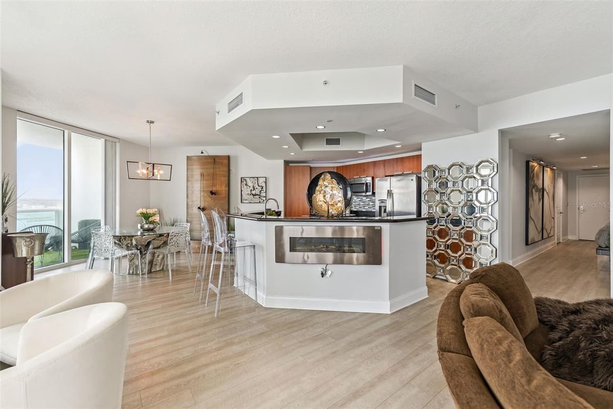 231 RIVERSIDE DRIVE — photo 2 of 46
