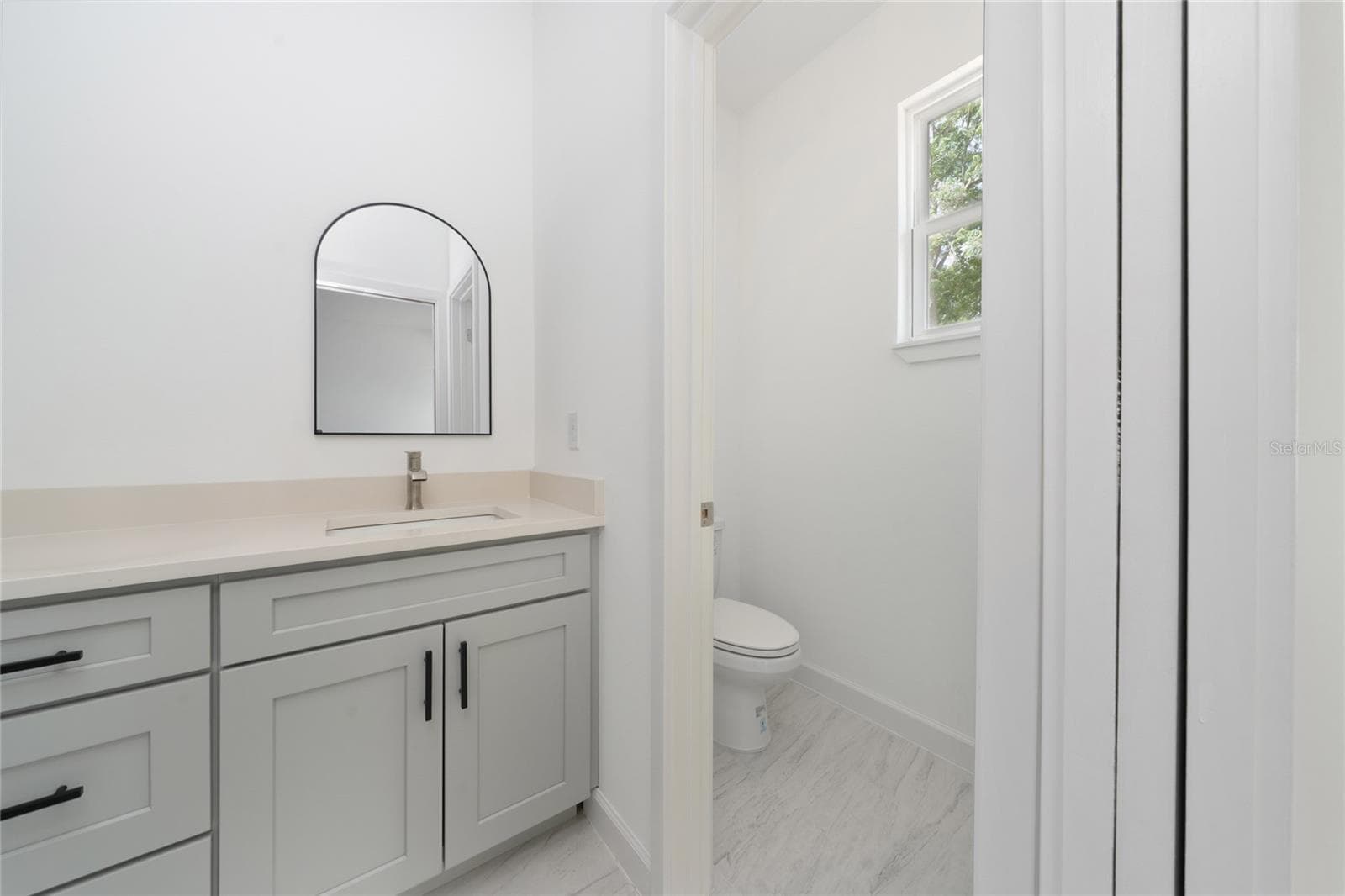 1039 37TH STREET — photo 12 of 24