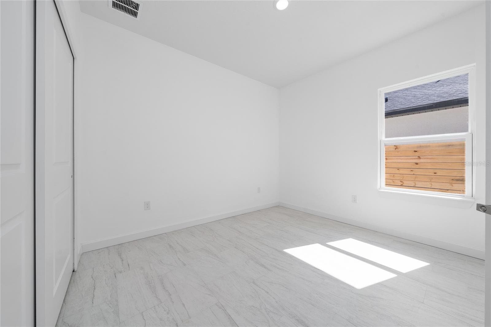 1039 37TH STREET — photo 20 of 24