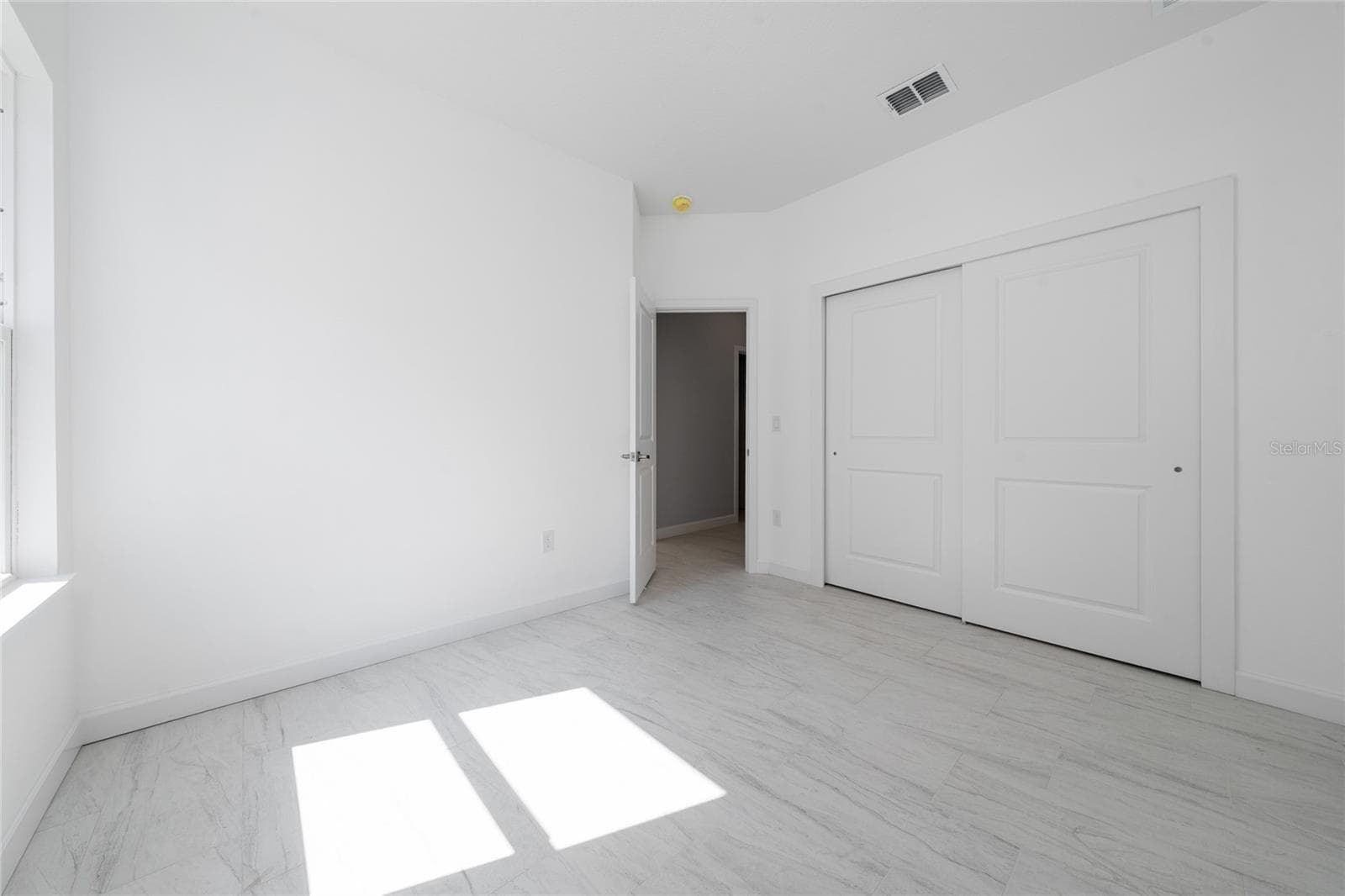 1039 37TH STREET — photo 18 of 24