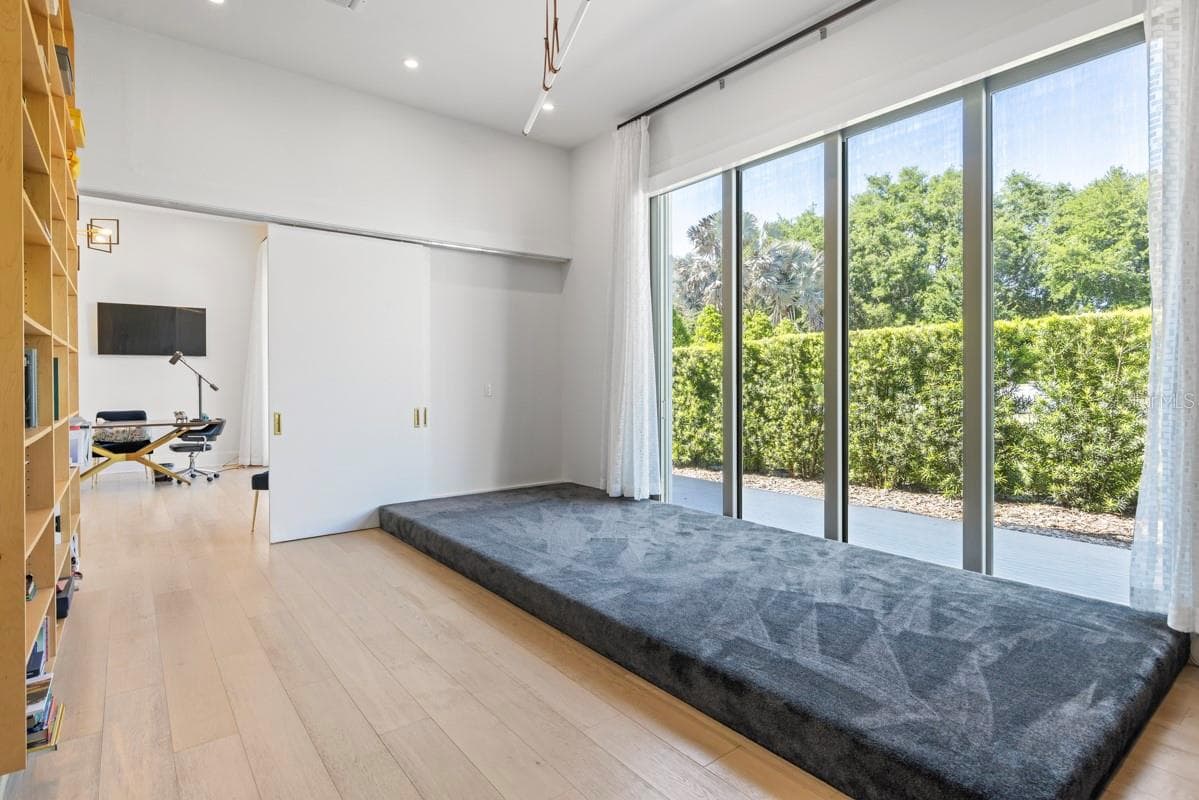 9312 BLANCHE COVE DR — photo 33 of 96