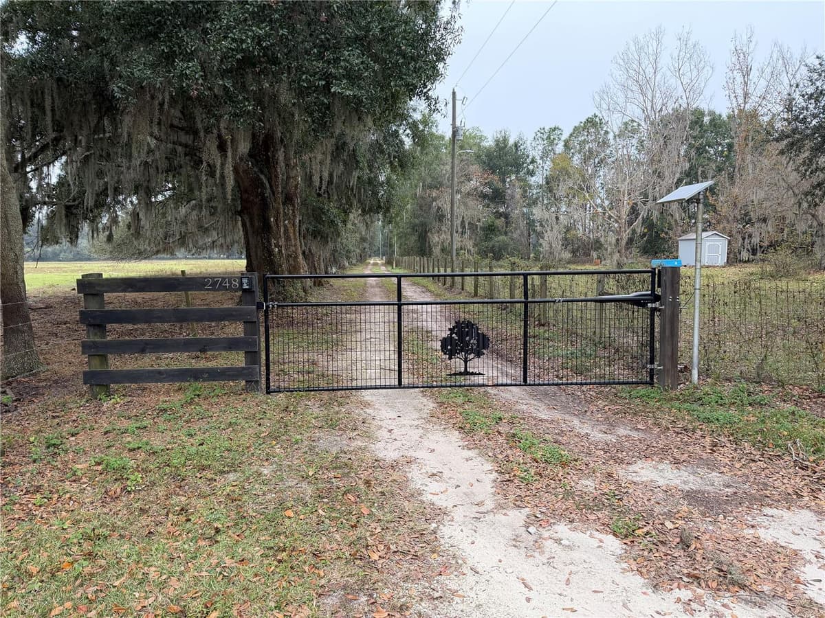 2748 CR 543 — photo 9 of 10