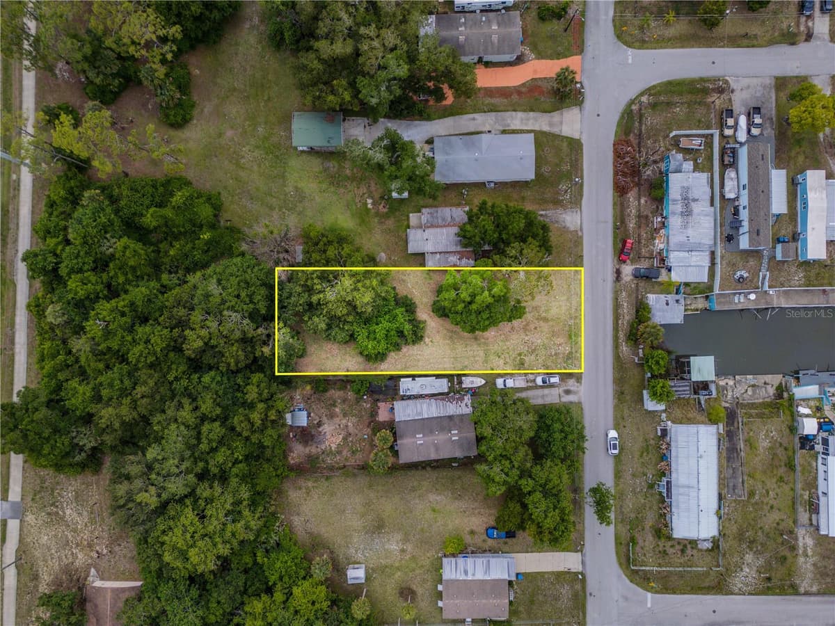 NELLIE STREET — photo 1 of 27