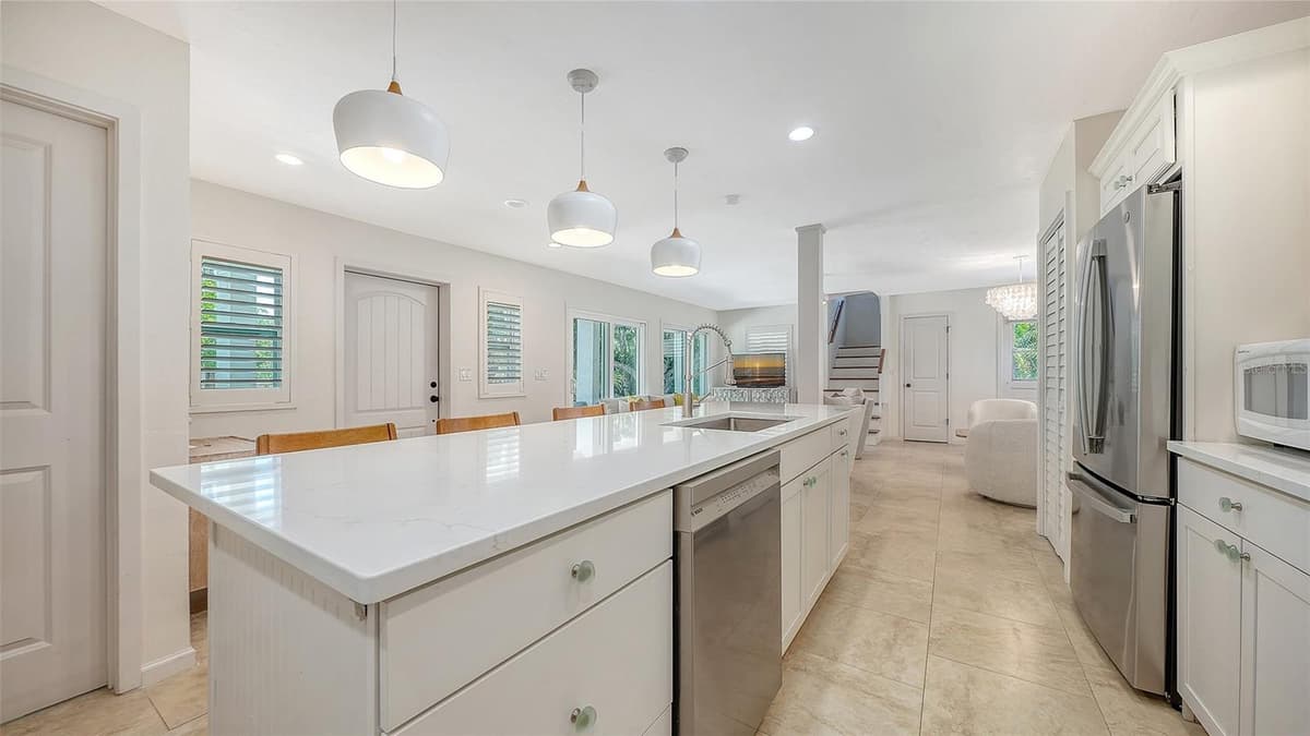 3708 SANDSPUR LANE — photo 19 of 67